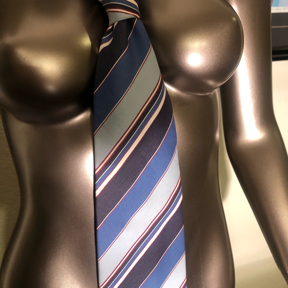 Men’s Burberry London Blue Striped Necktie - Picture 3 of 6